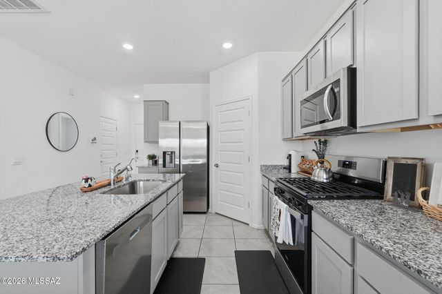 9780 E Gray Hawk Drive, Tucson, AZ 85730