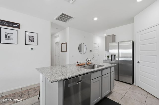 9780 E Gray Hawk Drive, Tucson, AZ 85730