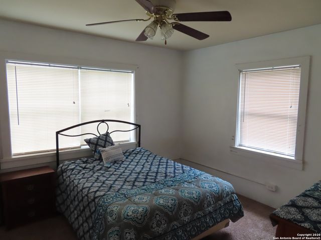 326 Linares St, San Antonio, TX 78225