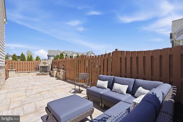 22951 WEYBRIDGE SQ, Ashburn, VA 20148