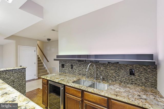 22951 WEYBRIDGE SQ, Ashburn, VA 20148