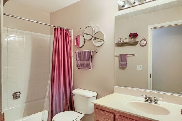75 LARCH Court Z1, Schaumburg, IL 60193