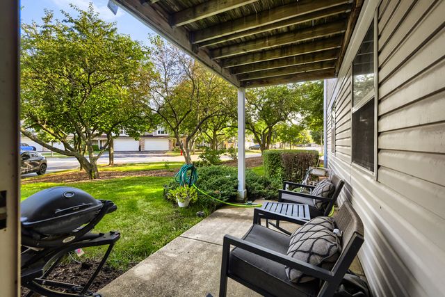 75 LARCH Court Z1, Schaumburg, IL 60193