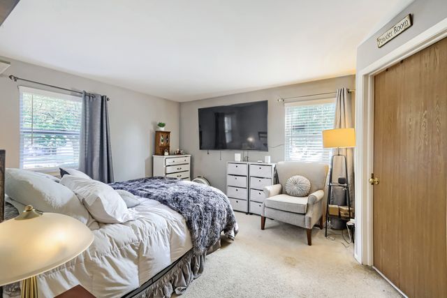 75 LARCH Court Z1, Schaumburg, IL 60193