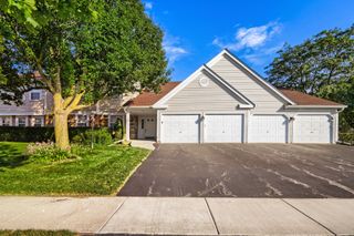 75 LARCH Court Z1, Schaumburg, IL 60193