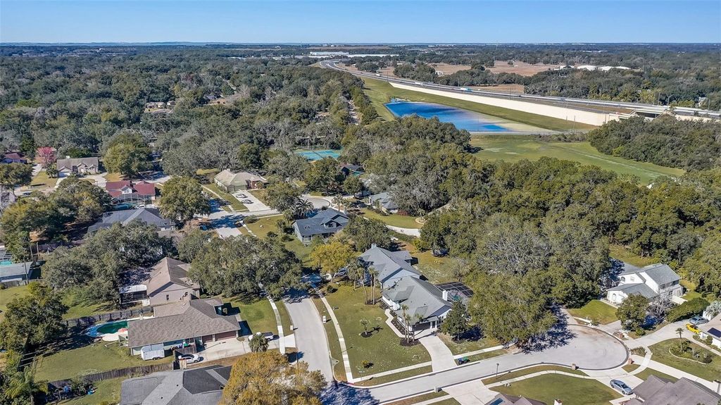 Image 11 of property listing at 7015 OAKMORE LANE, Orlando, FL 32818