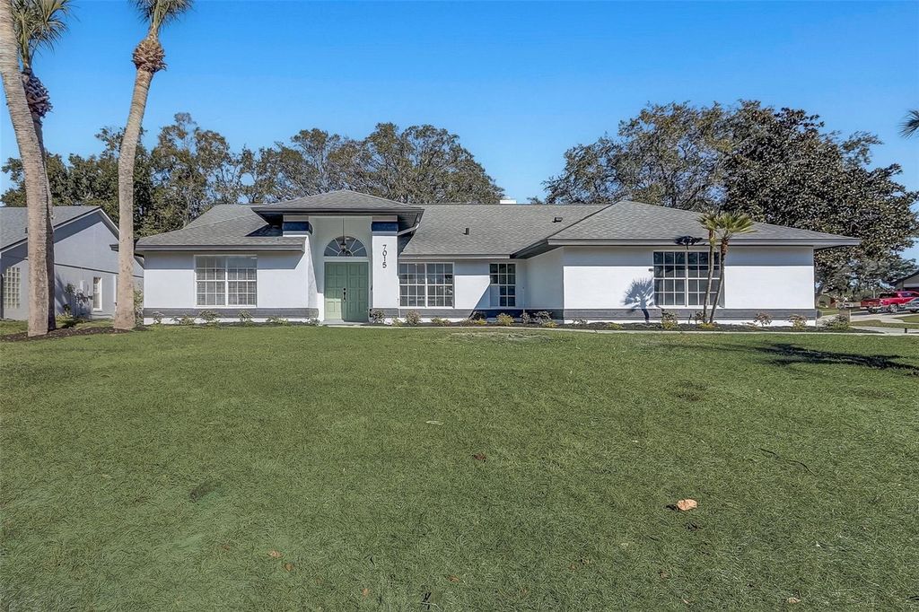 Image 14 of property listing at 7015 OAKMORE LANE, Orlando, FL 32818