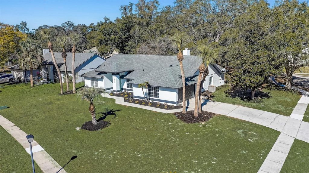 Image 3 of property listing at 7015 OAKMORE LANE, Orlando, FL 32818