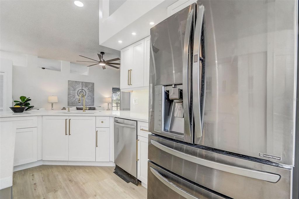 Image 36 of property listing at 7015 OAKMORE LANE, Orlando, FL 32818