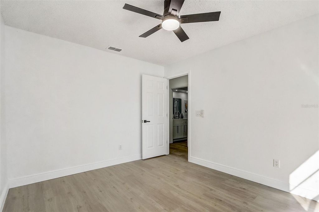 Image 38 of property listing at 7015 OAKMORE LANE, Orlando, FL 32818