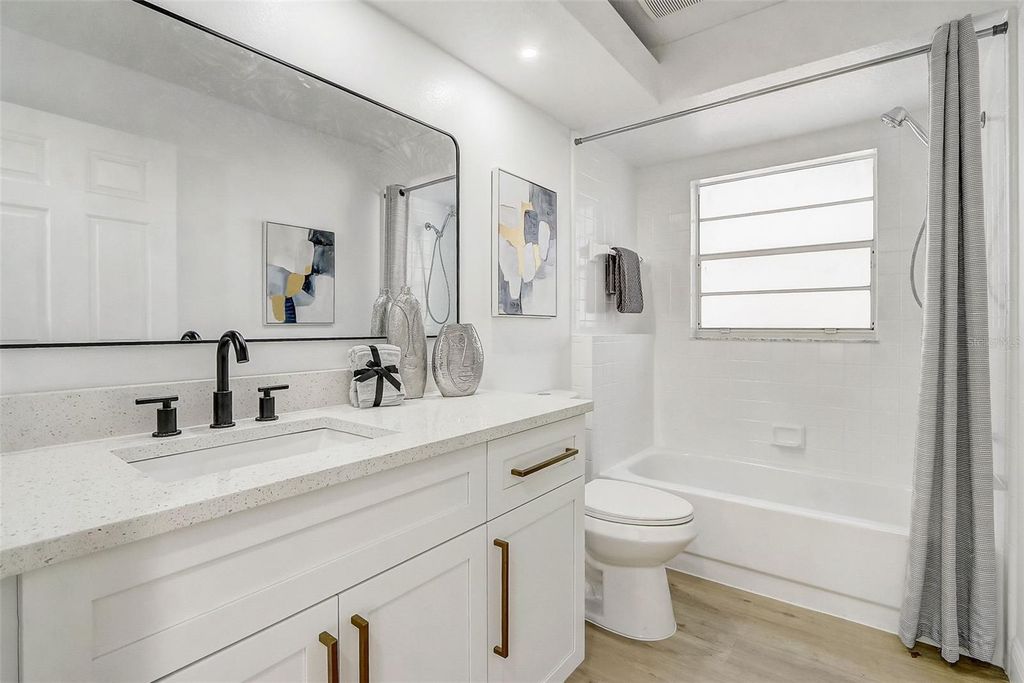 Image 39 of property listing at 7015 OAKMORE LANE, Orlando, FL 32818