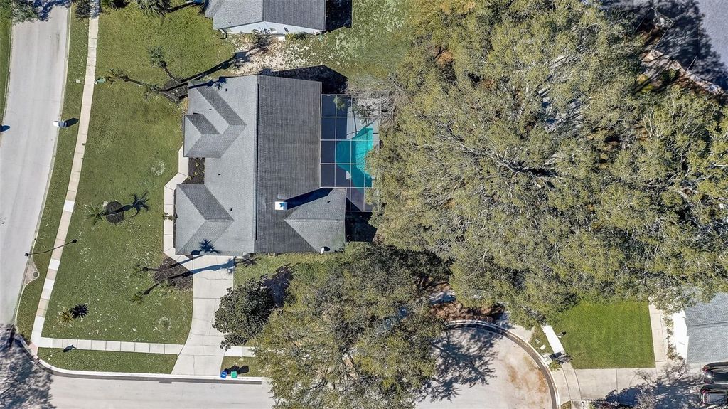 Image 6 of property listing at 7015 OAKMORE LANE, Orlando, FL 32818