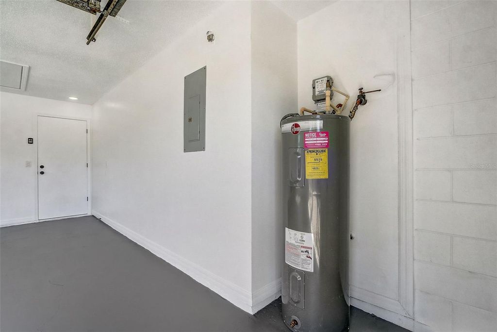 Image 56 of property listing at 7015 OAKMORE LANE, Orlando, FL 32818