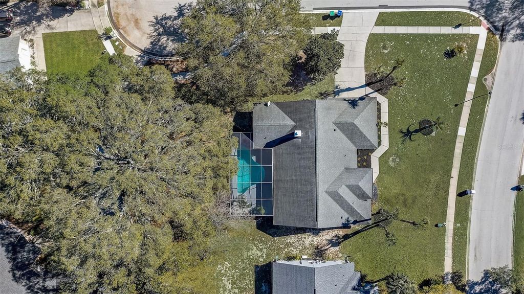 Image 7 of property listing at 7015 OAKMORE LANE, Orlando, FL 32818