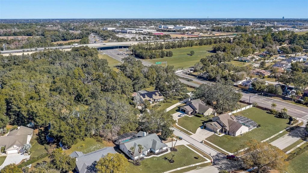 Image 9 of property listing at 7015 OAKMORE LANE, Orlando, FL 32818