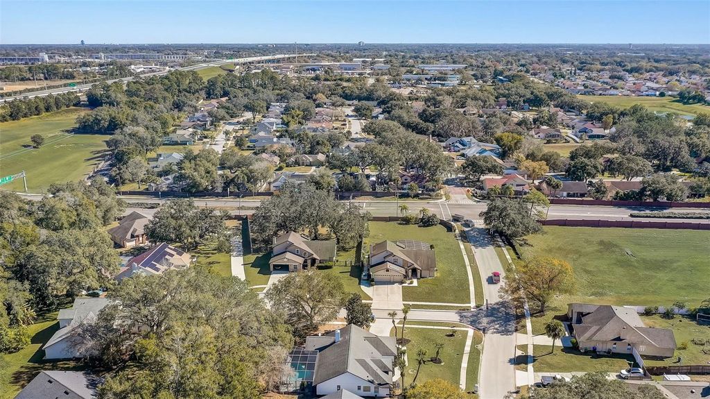 Image 10 of property listing at 7015 OAKMORE LANE, Orlando, FL 32818