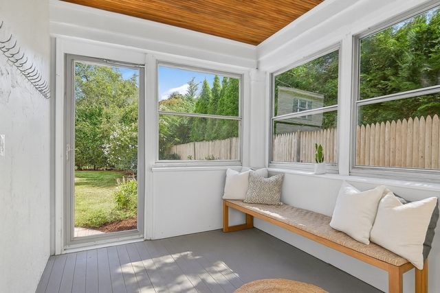 39 Twitchell R, Wellesley, MA 02482