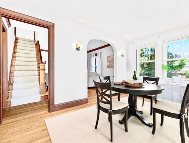 39 Twitchell R, Wellesley, MA 02482