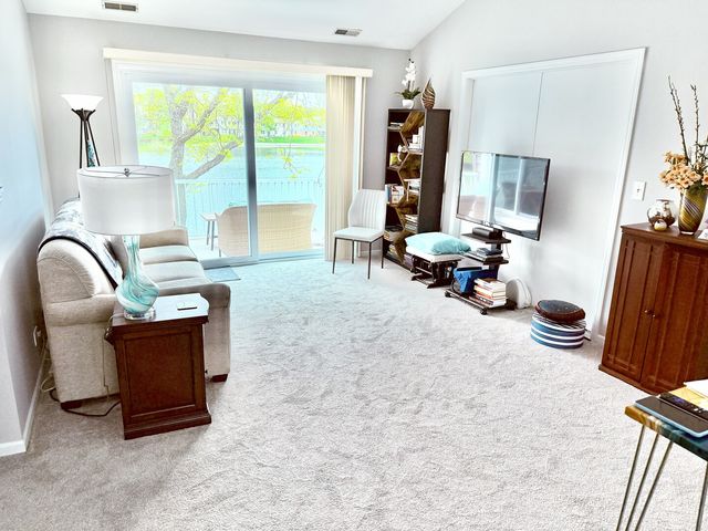 27W705 Windermere Road 3008, Winfield, IL 60190