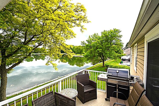 27W705 Windermere Road 3008, Winfield, IL 60190