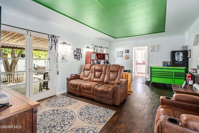 768 W Newgrove Street, Lancaster, CA 93534
