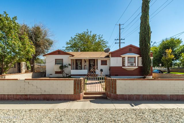 768 W Newgrove Street, Lancaster, CA 93534