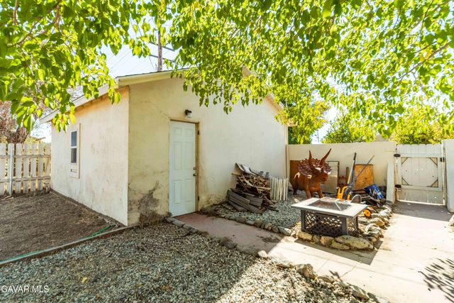 768 W Newgrove Street, Lancaster, CA 93534