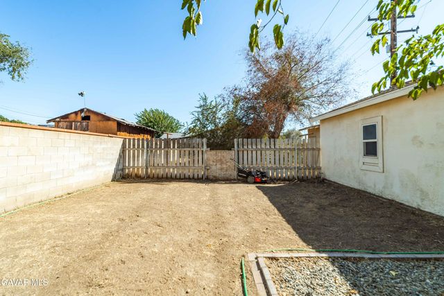 768 W Newgrove Street, Lancaster, CA 93534