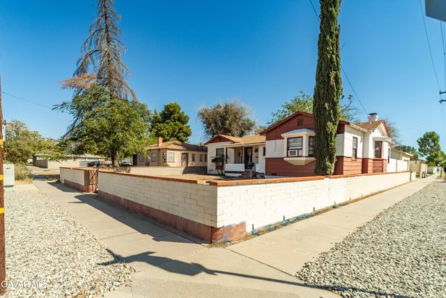 768 W Newgrove Street, Lancaster, CA 93534