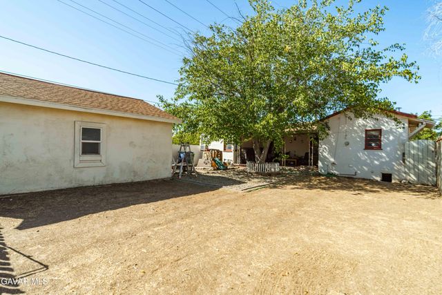 768 W Newgrove Street, Lancaster, CA 93534
