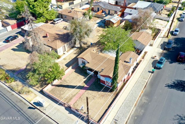768 W Newgrove Street, Lancaster, CA 93534
