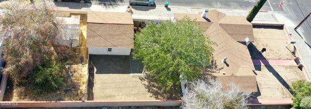 768 W Newgrove Street, Lancaster, CA 93534