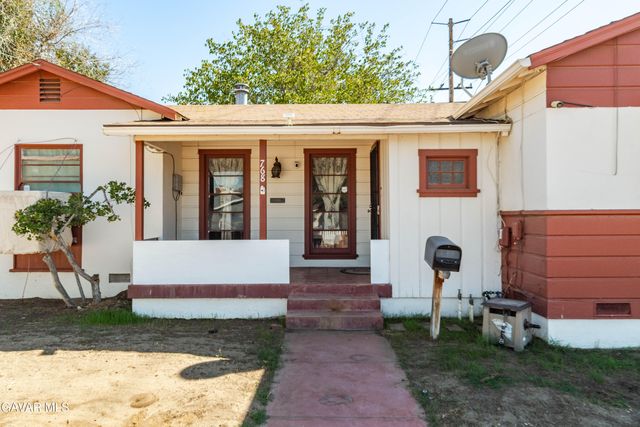 768 W Newgrove Street, Lancaster, CA 93534