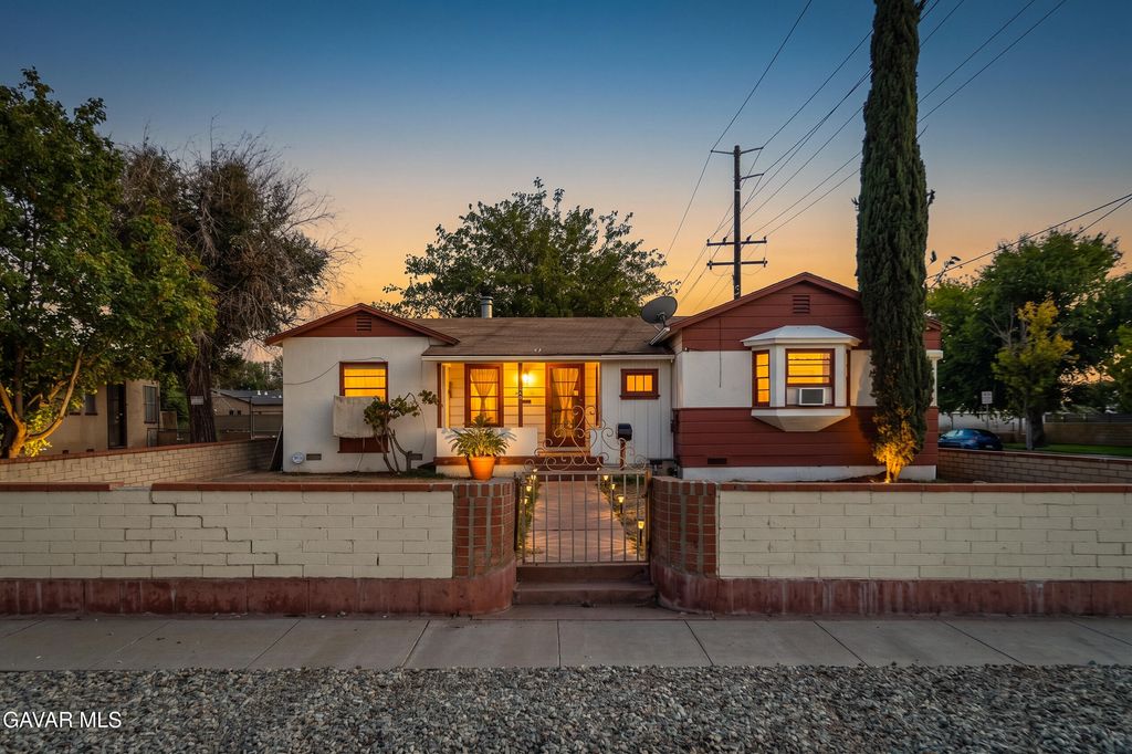 768 W Newgrove Street, Lancaster, CA 93534