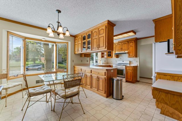 7229 Upper 139th Street W, Apple Valley, MN 55124