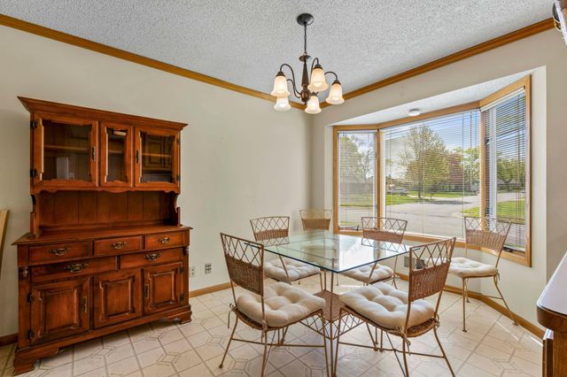 7229 Upper 139th Street W, Apple Valley, MN 55124