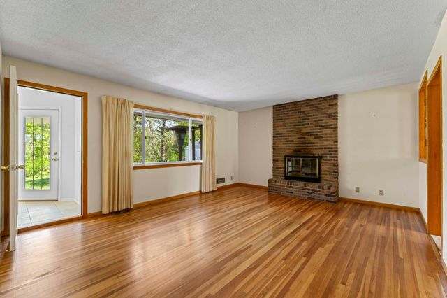 7229 Upper 139th Street W, Apple Valley, MN 55124