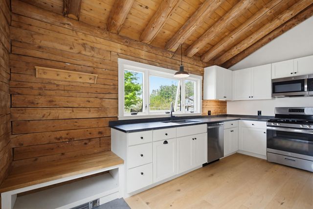 84 New Hampton Road, Franklin, NH 03235