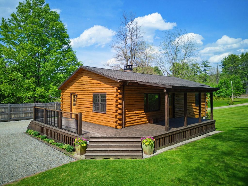 84 New Hampton Road, Franklin, NH 03235