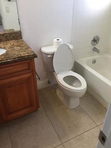 1440 Lake Crystal Drive B, West Palm Beach, FL 33411