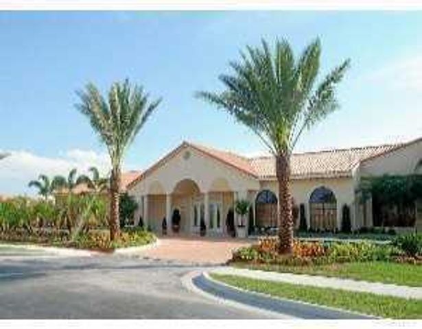 1440 Lake Crystal Drive B, West Palm Beach, FL 33411