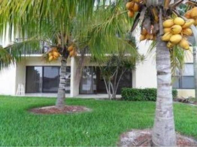 1440 Lake Crystal Drive B, West Palm Beach, FL 33411