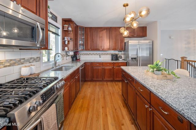 5 Northcrest Drive, Clifton Park, NY 12065