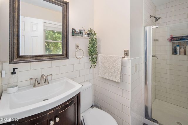 5 Northcrest Drive, Clifton Park, NY 12065