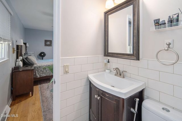 5 Northcrest Drive, Clifton Park, NY 12065