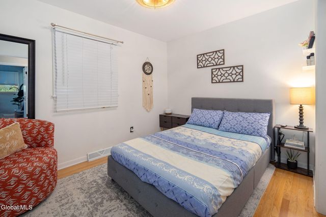 5 Northcrest Drive, Clifton Park, NY 12065