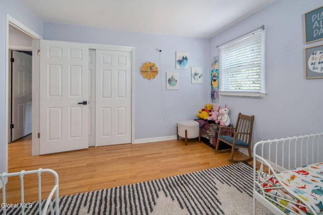 5 Northcrest Drive, Clifton Park, NY 12065