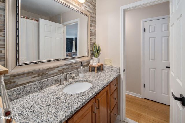 5 Northcrest Drive, Clifton Park, NY 12065