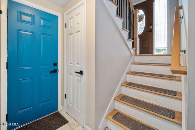 5 Northcrest Drive, Clifton Park, NY 12065