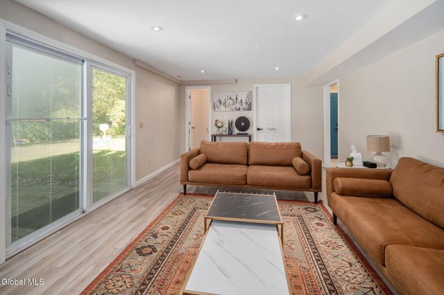 5 Northcrest Drive, Clifton Park, NY 12065